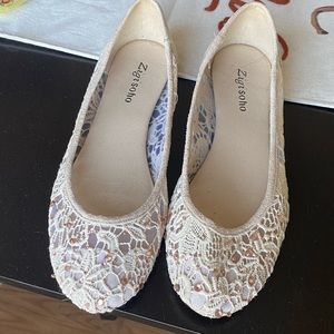 Lace flats